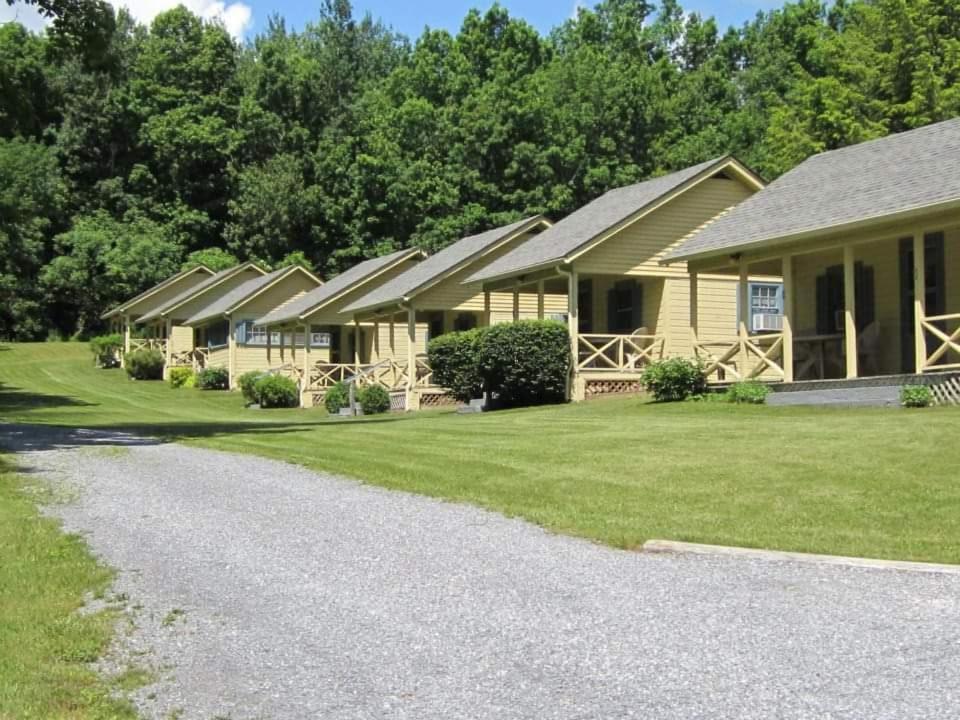 Serenity Motel Shaftsbury Exterior photo