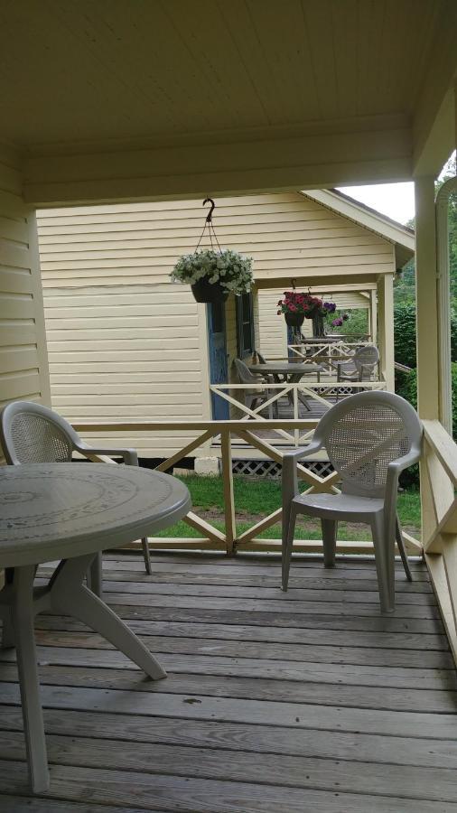 Serenity Motel Shaftsbury Exterior photo