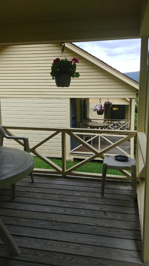 Serenity Motel Shaftsbury Exterior photo